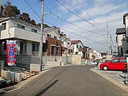 全棟、開発道路6mに接しています。
