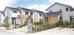 長久手南エリアでゆとりある敷地に、緑と自然素材がもたらす上質感ある街並みが誕生（2011年9月）撮影