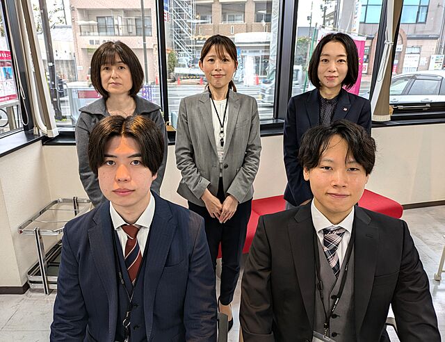 スタッフ