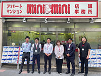 スタッフ