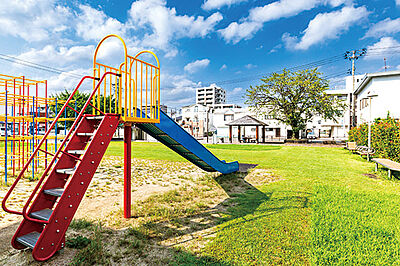 西児童公園 約410m（徒歩6分）