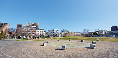 東ふれあい公園 約410m(徒歩6分)