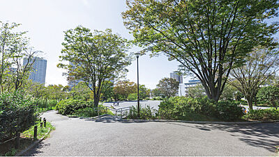 品濃中央公園 約310m（徒歩4分）