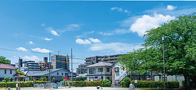 氷川上田公園 約340m(徒歩5分)