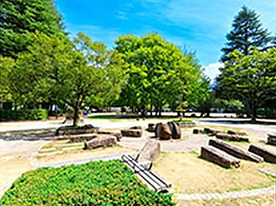 錦町公園 約180m (徒歩3分)