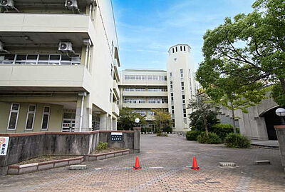 松江市立第三中学校 約520m(徒歩7分)