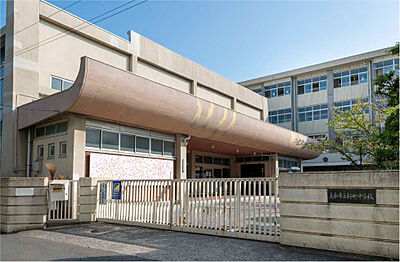 市立桜町中学校 約1,040m(徒歩13分)