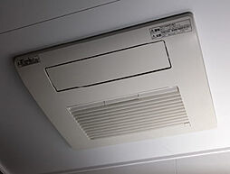 [TES浴室暖房乾燥機] 浴室の換気をはじめ、冬場の暖房や雨天時の衣類の乾燥にも使えます。