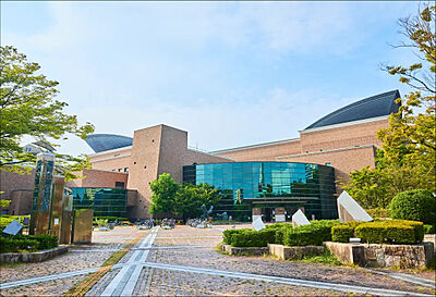 福岡市総合図書館 約1,050m（自転車5分）