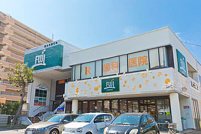 FUJI 約230m（徒歩3分）