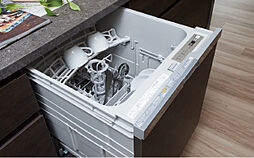 [食器洗浄乾燥機] 食器類の洗浄・乾燥を全自動で行う食器洗浄乾燥機。食後の片付けの負担を軽減すると共に、省エネにも貢献します