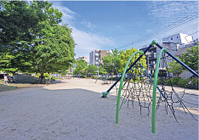 仲町公園 約500m（徒歩7分）