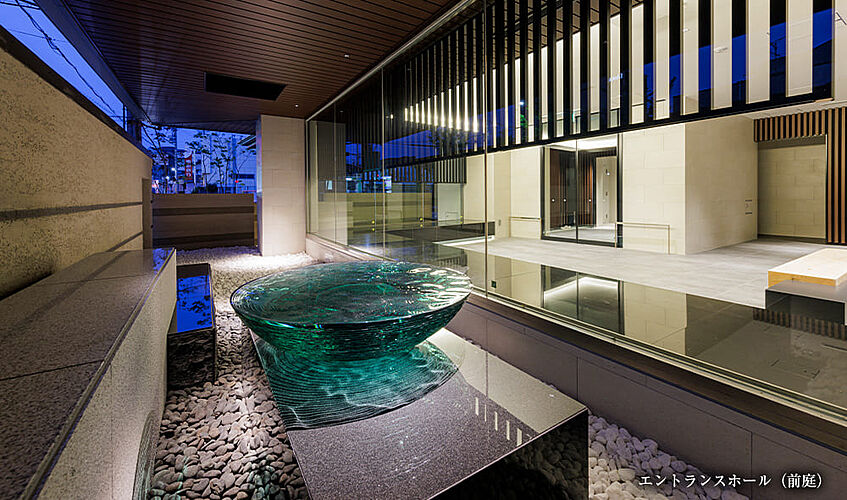 ローレルコート橿原神宮ザ・レジデンス エントランスホール（前庭）