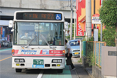 「忠隈二区」バス停（新飯塚駅方面） 約260m（徒歩4分）