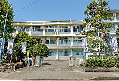 藤枝市立青島中学校 約1,320m（徒歩17分）