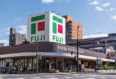 フジ三篠店 約590m(徒歩8分)