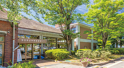 佐久市立中央図書館 約3.8km
