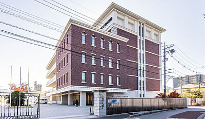 AICJ中学・高等学校 徒歩2分