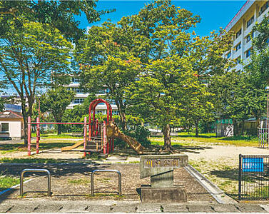 川口公園 約190m（徒歩3分）