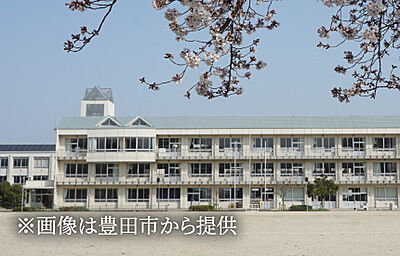 市立挙母小学校 約230m(徒歩3分)