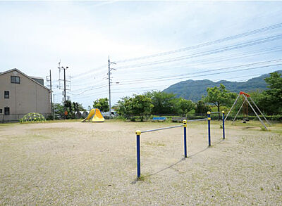 円一東公園 約60m(徒歩1分)