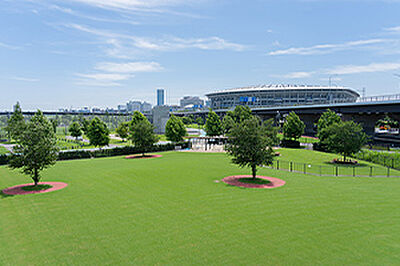 新横浜公園 約1,320m（徒歩17分）※提供写真