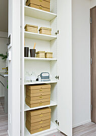 サンメゾン香里園駅前 物入