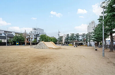 辰巳公園 約640m(徒歩8分)