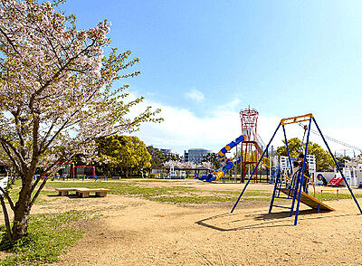 南公園 約820m（徒歩11分）