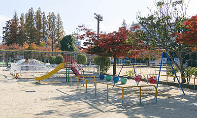 旭公園 約350m(徒歩5分)