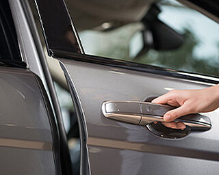 アネシア南六郷 屋根付き車寄せ