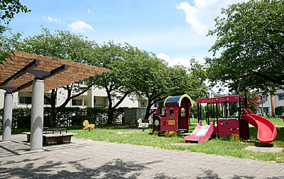 堅粕公園 約210m（徒歩3分）