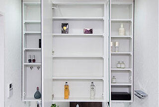 ダイアパレス八事柏木町 三面鏡裏収納