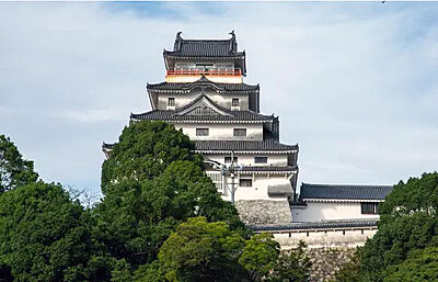 唐津城・舞鶴公園 約1,210m(徒歩16分)