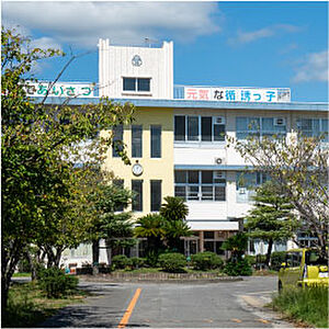 循誘小学校 約880m(徒歩11分)