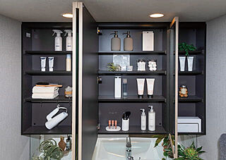 ブランシエラ福山 三面鏡収納