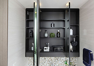 ブランシエラ大浦サンリヤン 三面鏡裏収納