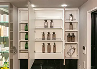 葵クロスタワー 三面鏡裏収納