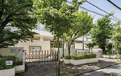 港区立本村小学校 約720m（徒歩9分）（Garden Entrance利用）