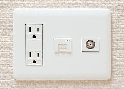 マルチメディアコンセント