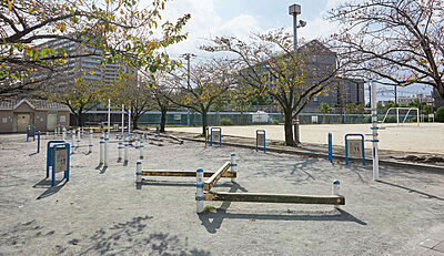 千住スポーツ公園 約530m（徒歩7分）
