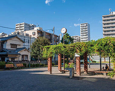 宮西町公園 約220m(徒歩3分)