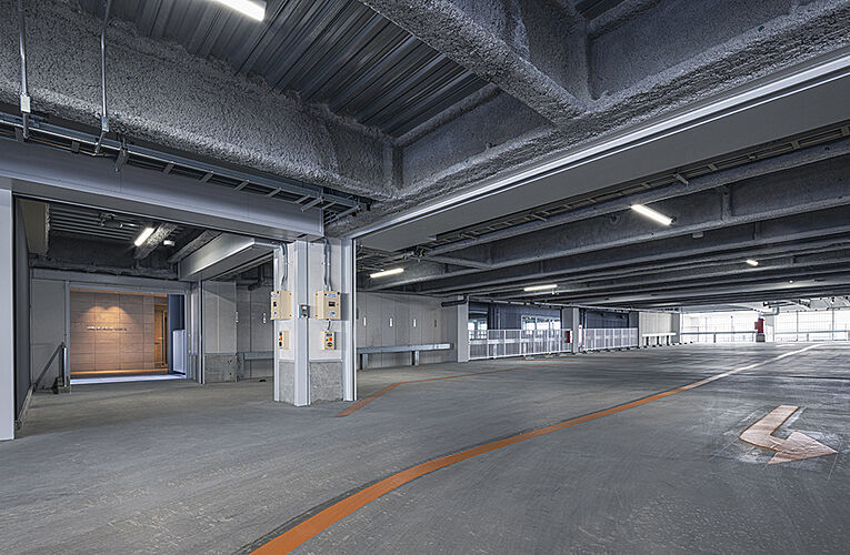 ライオンズ岐阜プレミストタワー３５ カーエントランス＆駐車場写真