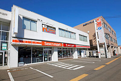 セイコーマート豊平6条8丁目店 約290m（徒歩4分）