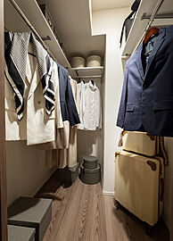 ブランズタワー橋本 ウォークインクローゼット