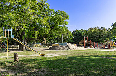 千種公園 約1,000m(徒歩13分)