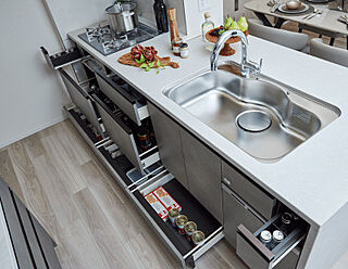 パークホームズ段原 スライドキャビネット