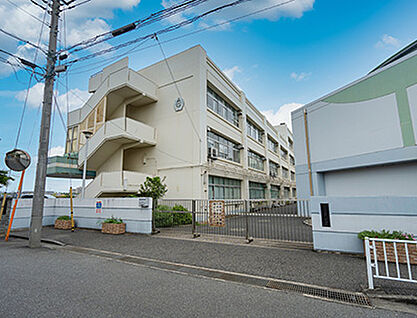 横浜市立中川中学校 約770m