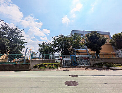 神戸市本山第一小学校 約440m