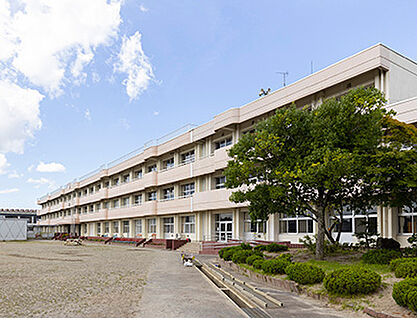 富谷市立東向陽台小学校 約620m